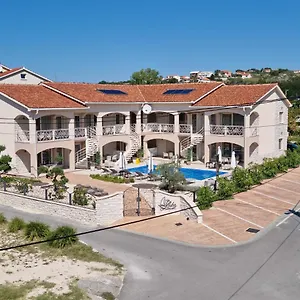 Luka Apartmán